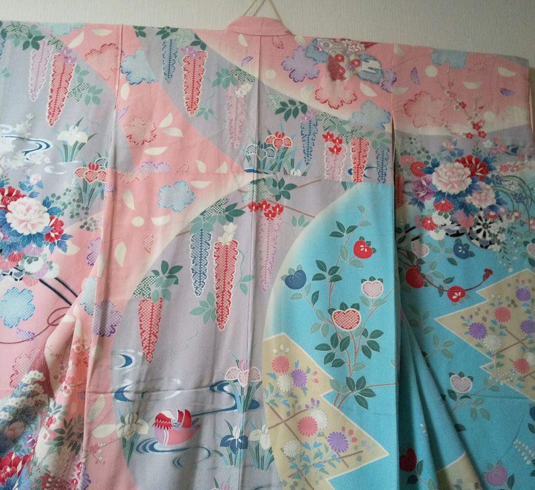 小さめ！【和装】レディース(女性用)お着物 ピンクと水色の花柄振袖
