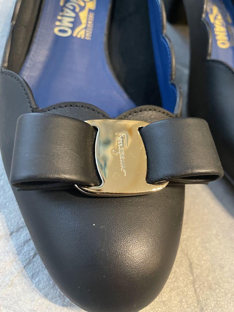SalvatoreFerragamo ヴァラリボン パンプス　黒　ブラック