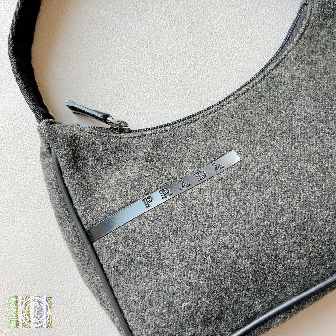 美品 PRADA プラダスポーツ ハンドバッグ ウール グレー アクセサリーミニ 美品 PRADA プラダスポーツ ハンドバッグ ウール グレー アクセサリーミニ