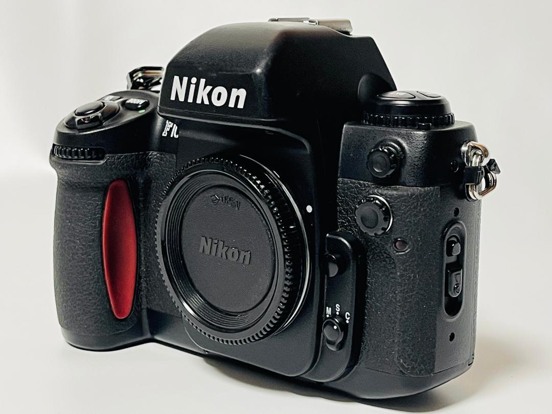 NIKON