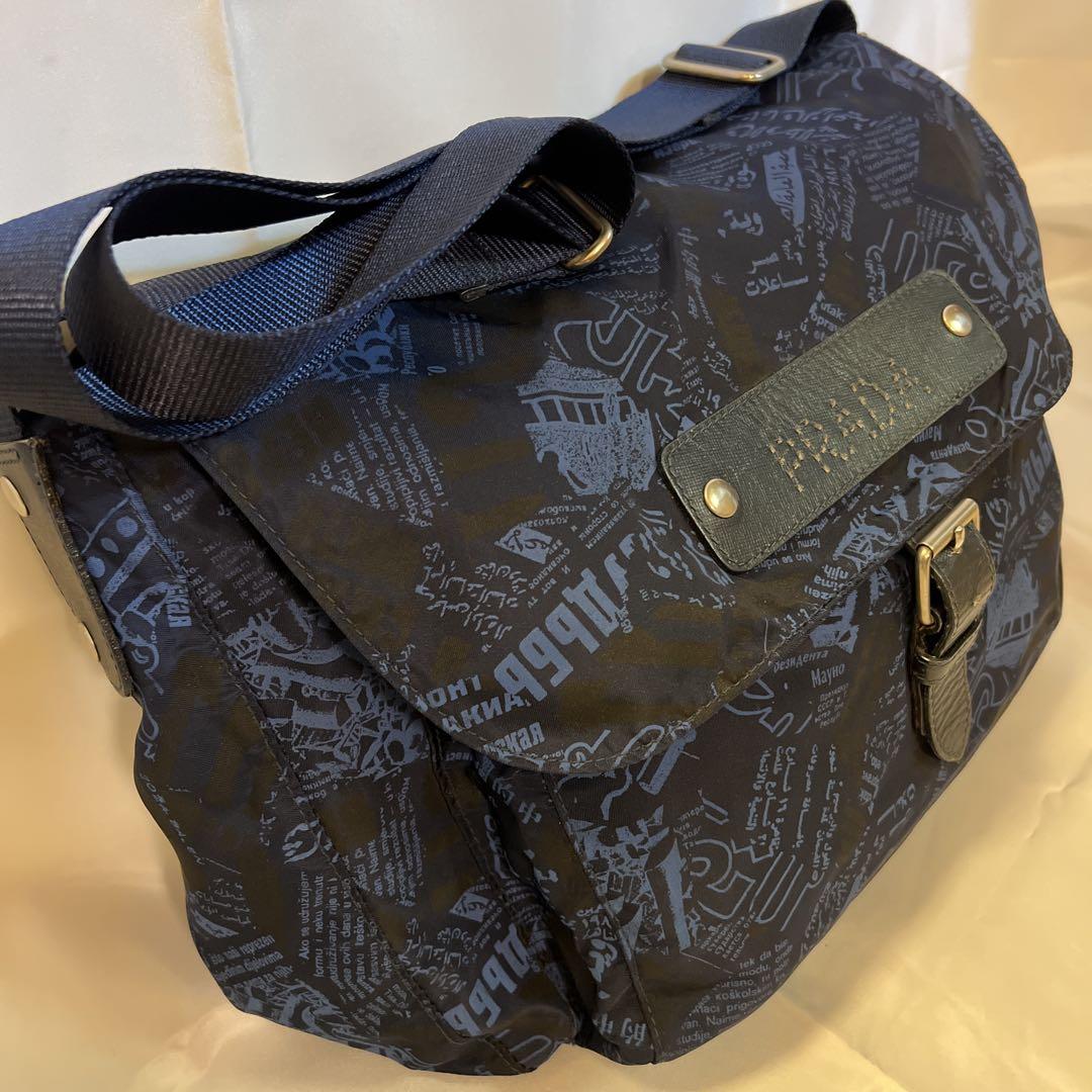 PRADAナイロンショルダーバッグ