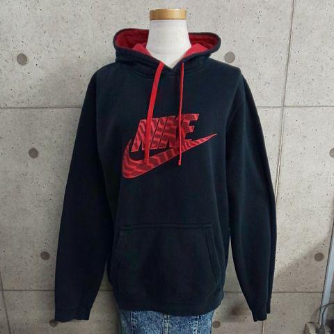 Nike ナイキ Usedスウェットパーカー スウッシュ デカロゴ 黒 赤 S メルカリ Nike ナイキ Usedスウェットパーカー スウッシュ デカロゴ 黒 赤 S メルカリ