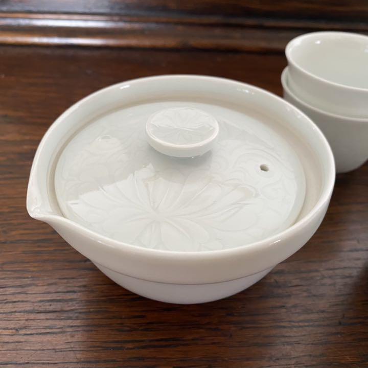 谷鳳作 白磁 煎茶器 宝瓶 湯冷まし 煎茶碗 陽刻牡丹文 茶器 煎茶器