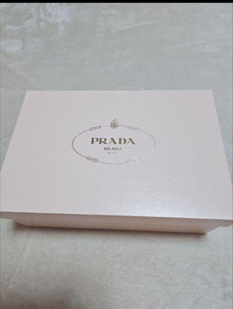 PRADA 新品 黒 ハイヒール