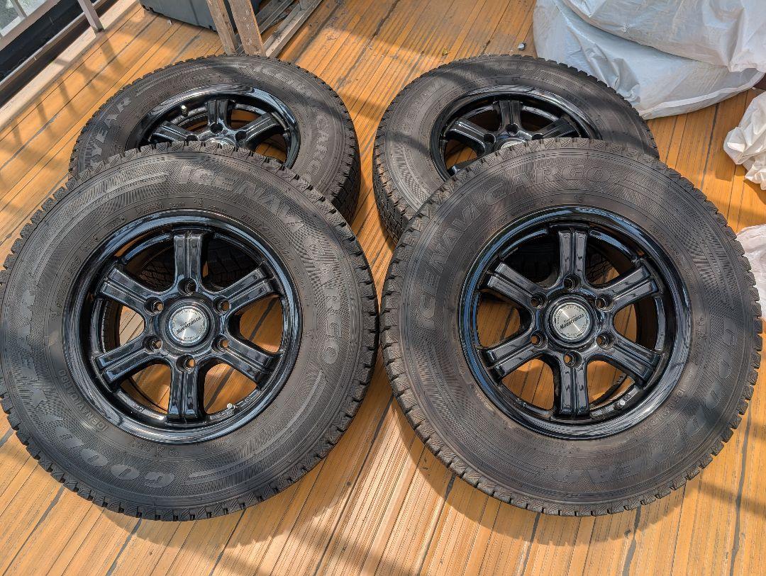 200系ハイエース　15インチ　スタッドレスホイール　4本セット　中古　大阪高槻