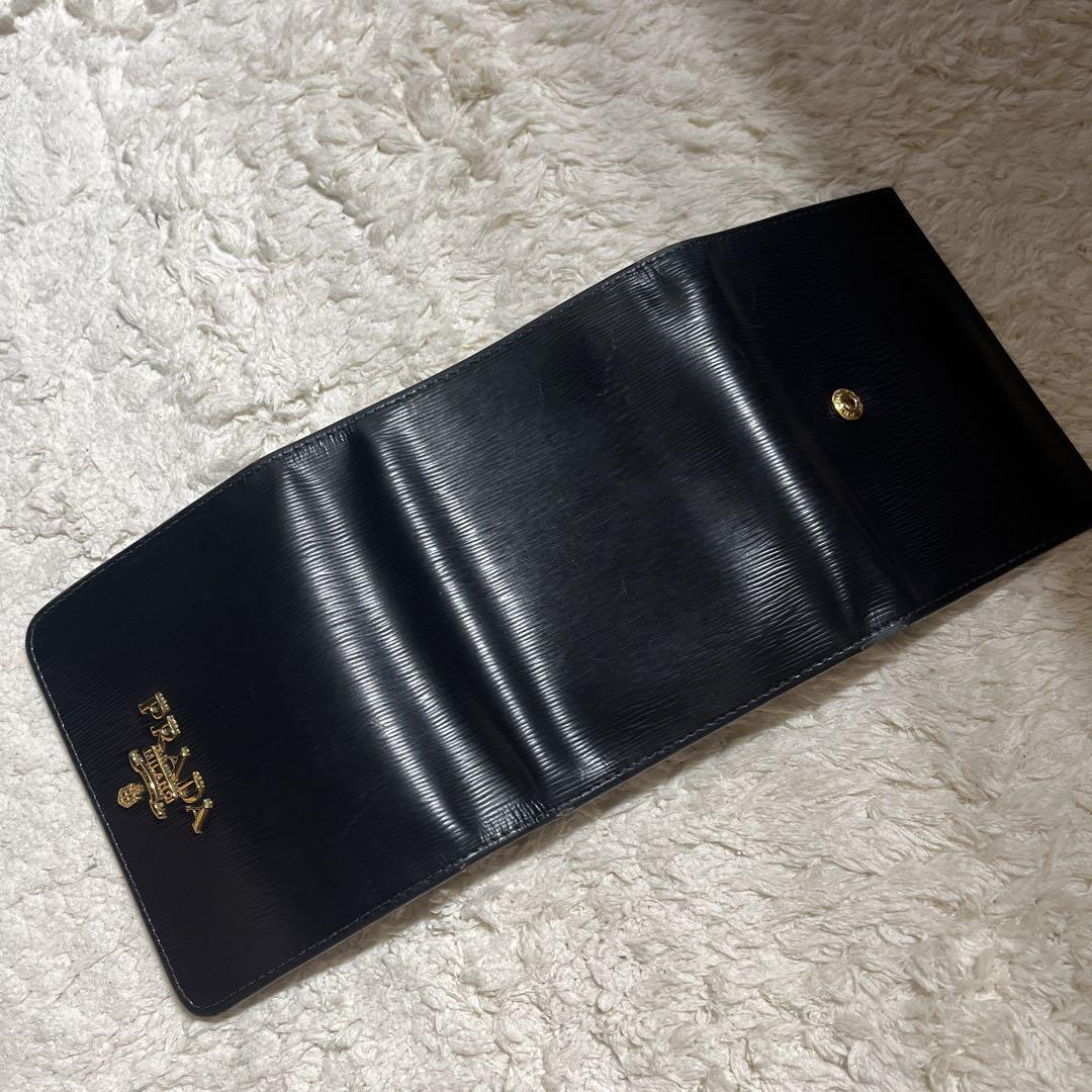 幸*キ様 PRADA サフィアーノレザー 三つ折り財布 ブラック PRADA サフィアーノレザー 三つ折り財布