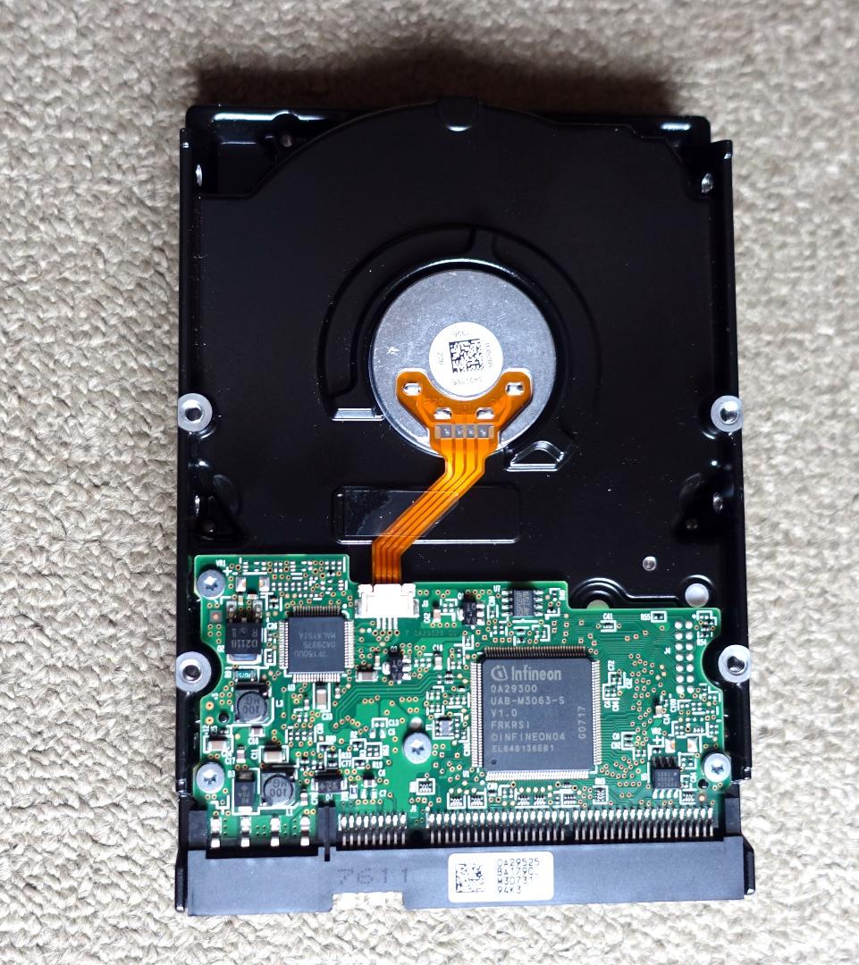 日立 3.5インチHDD IDE 500GB HDT725050VLAT80 内蔵型