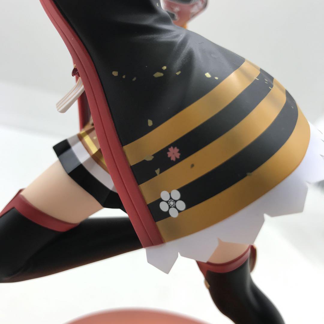 27▢迫る熱に押されて キタサンブラック 1/7 フィギュア IY0326-3