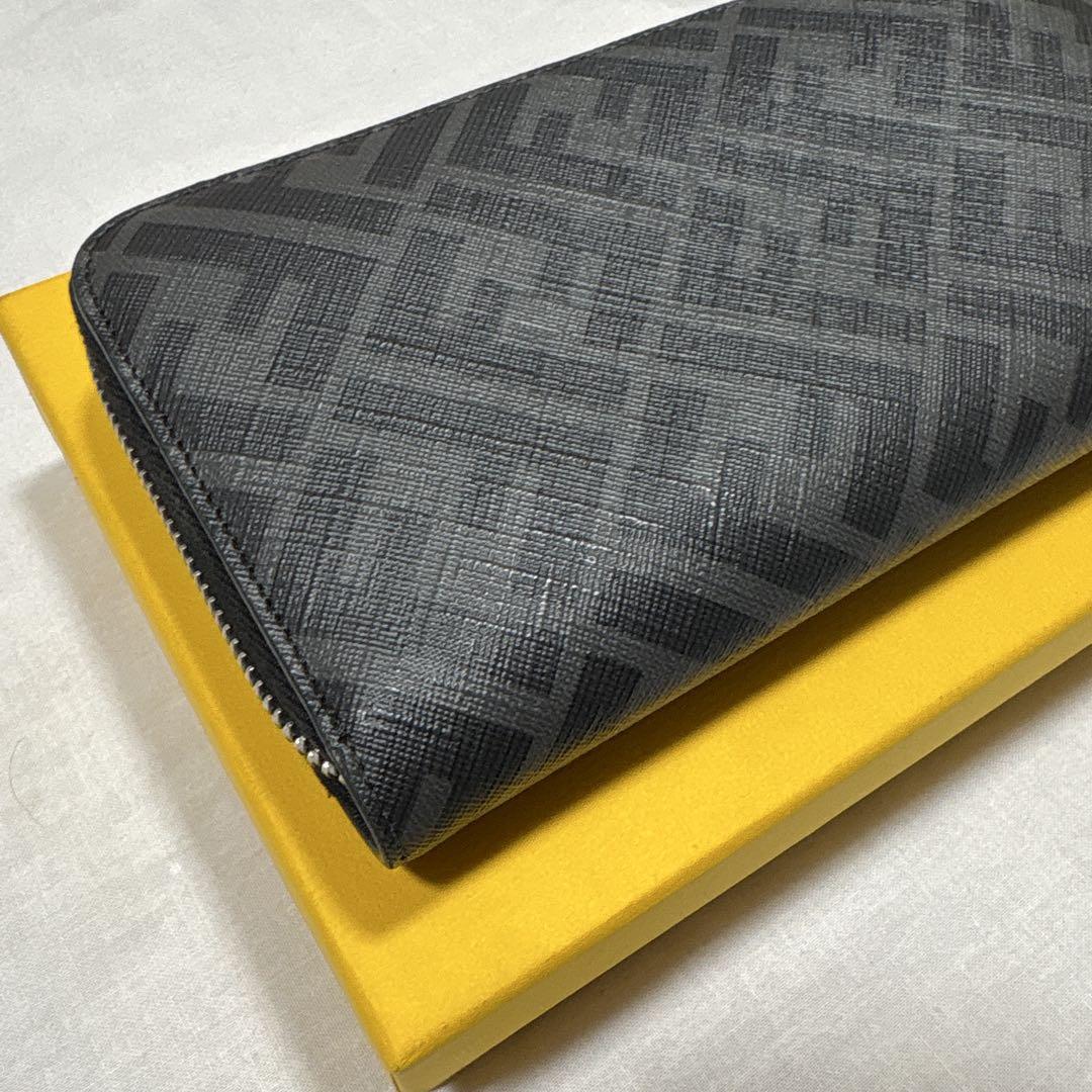 極美品 FENDI フェンディ ダイアゴナル ズッカ 長財布 レザー FF柄