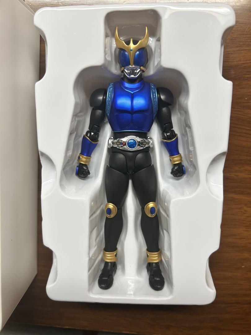 S.H.フィギュアーツ 真骨彫製法 仮面ライダークウガ ドラゴンフォーム