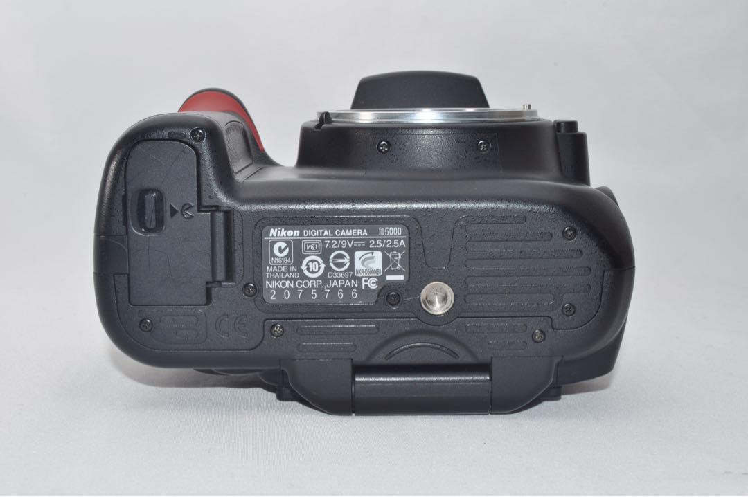 ☆美品☆ Nikon ニコン D5000 ボディ デジタル 一眼レフ カメラ