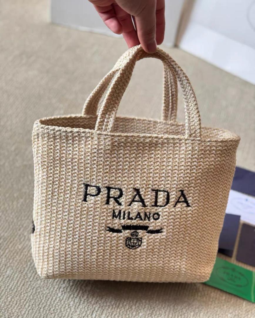 PRADA ベージュ かごバッグ トートバッグ PRADA】ラフィア＆レザー ラージトートバッグ/Beige/Cognac