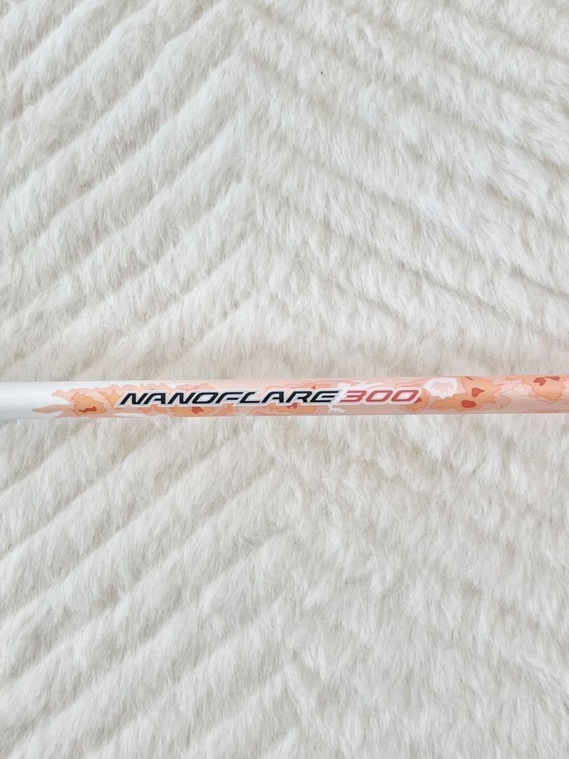 YONEX　ナノフレア300 ホワイト／サーモンピンク　バドミントン　初心者