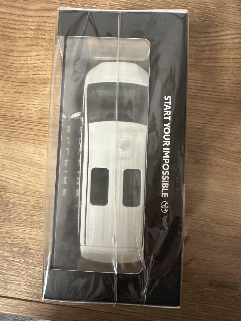 トヨタ　新型ヴェルファイア　ミニカー　プラチナホワイトパールマイカ