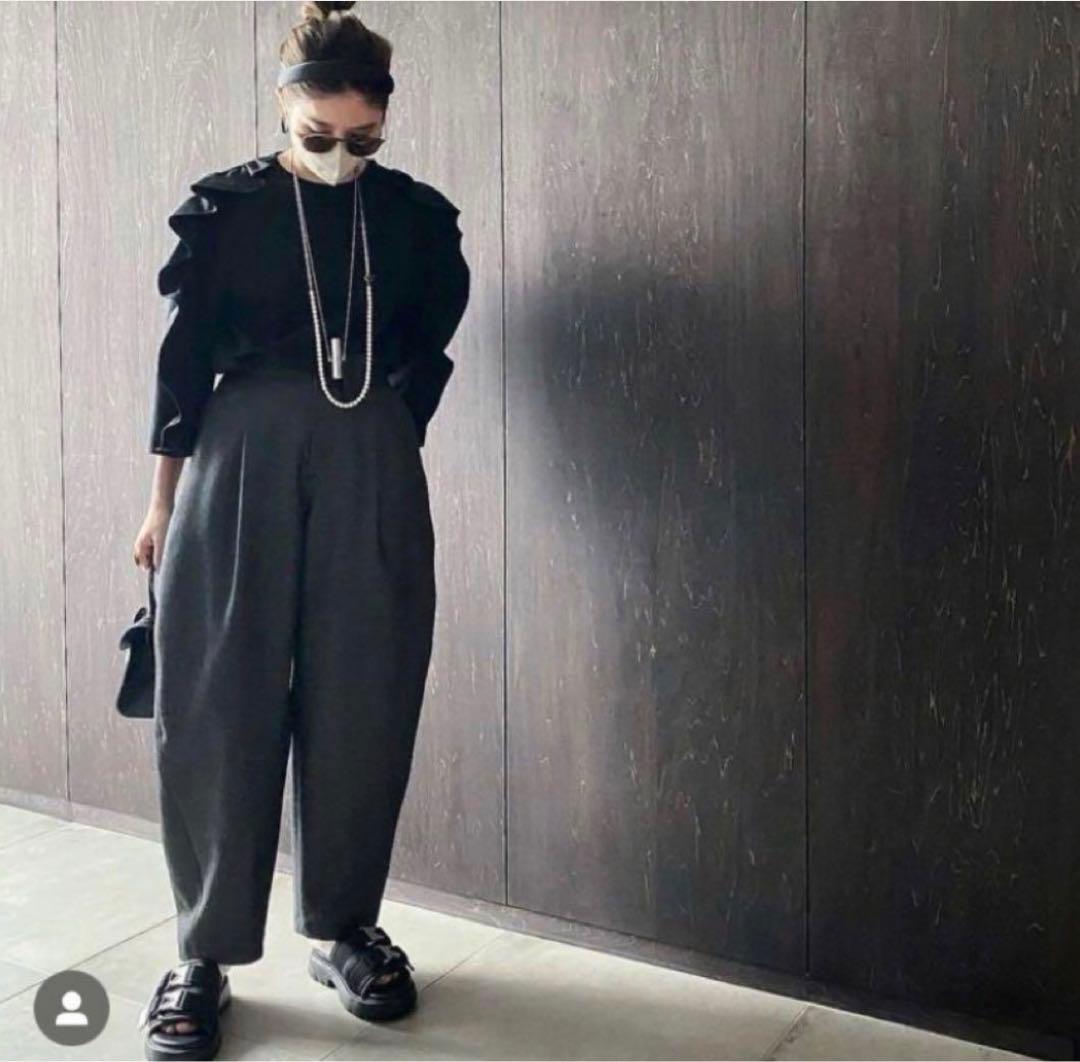 【未使用級！】LOHEN ワイドラッフルブラウス　黒