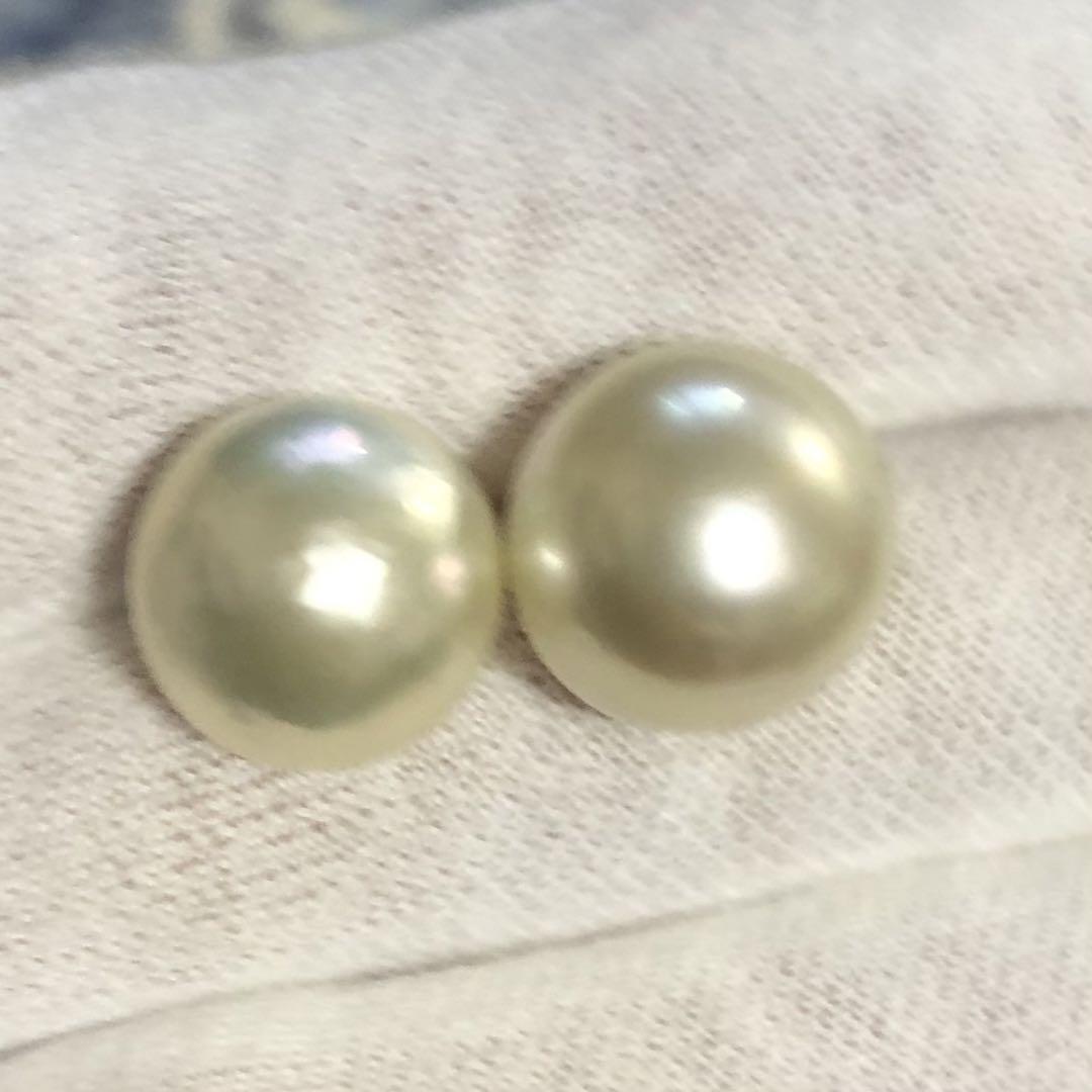K10天然南洋白蝶真珠 丸系ピアス　13.60/13.22mm