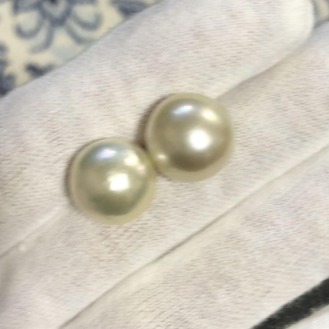 K10天然南洋白蝶真珠 丸系ピアス　13.60/13.22mm