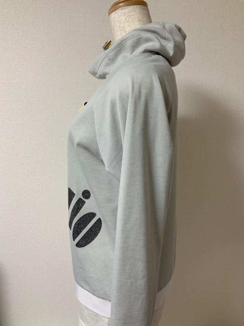 アルチビオ　グレーのプルオーバー