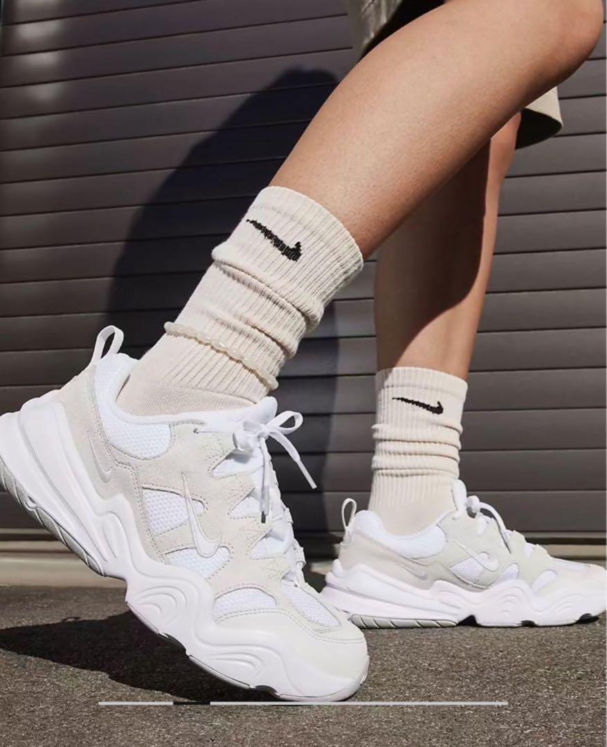 新品未使用☆NIKE TECH HERA 25cm