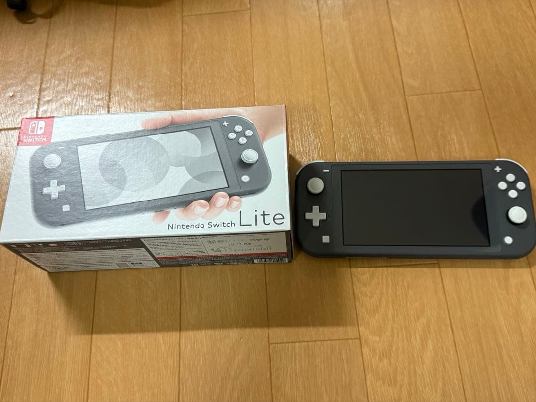 任天堂 Switch Lite グレーやや傷や汚れあり