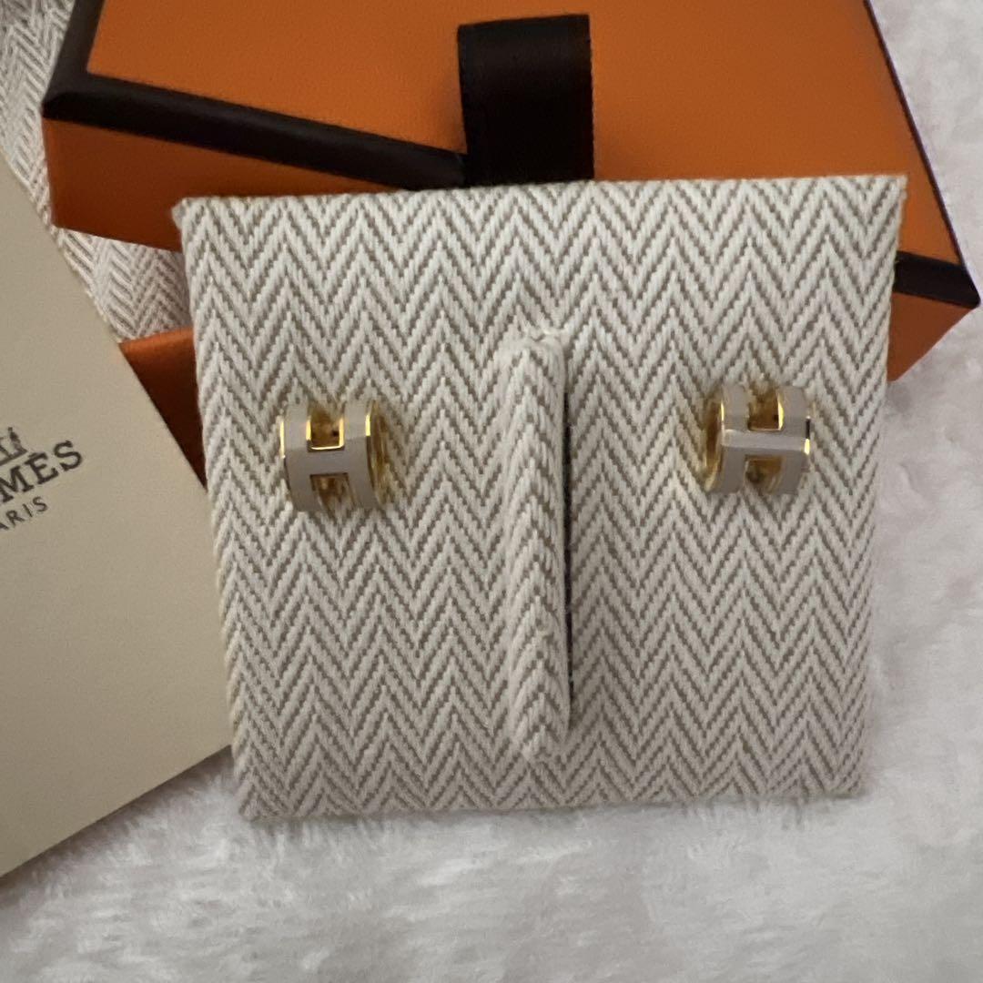 HERMES ゴールド Hロゴ ピアス　ミニ・ポップH