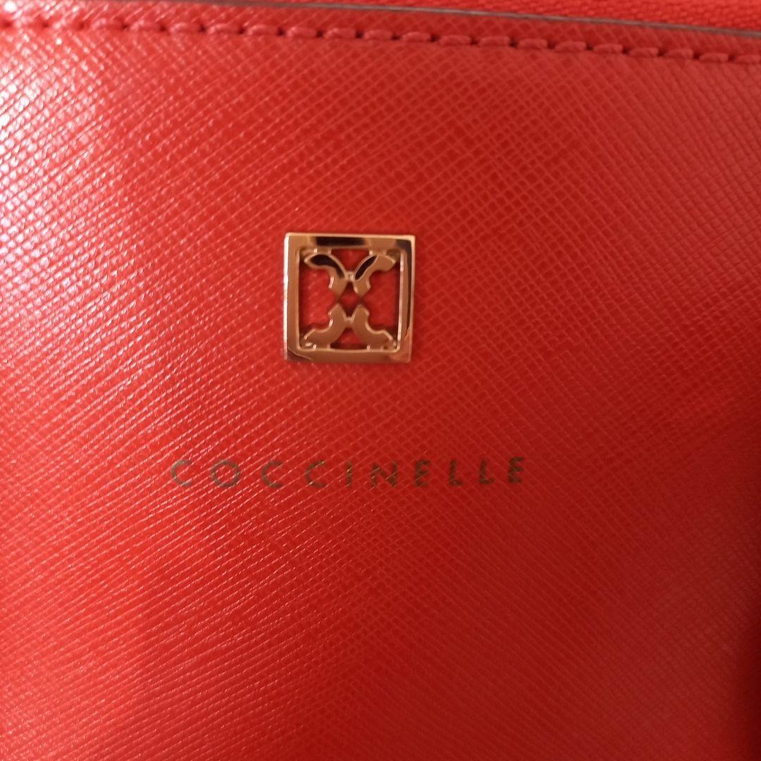 Coccinelle 本革ショルダーバッグA4