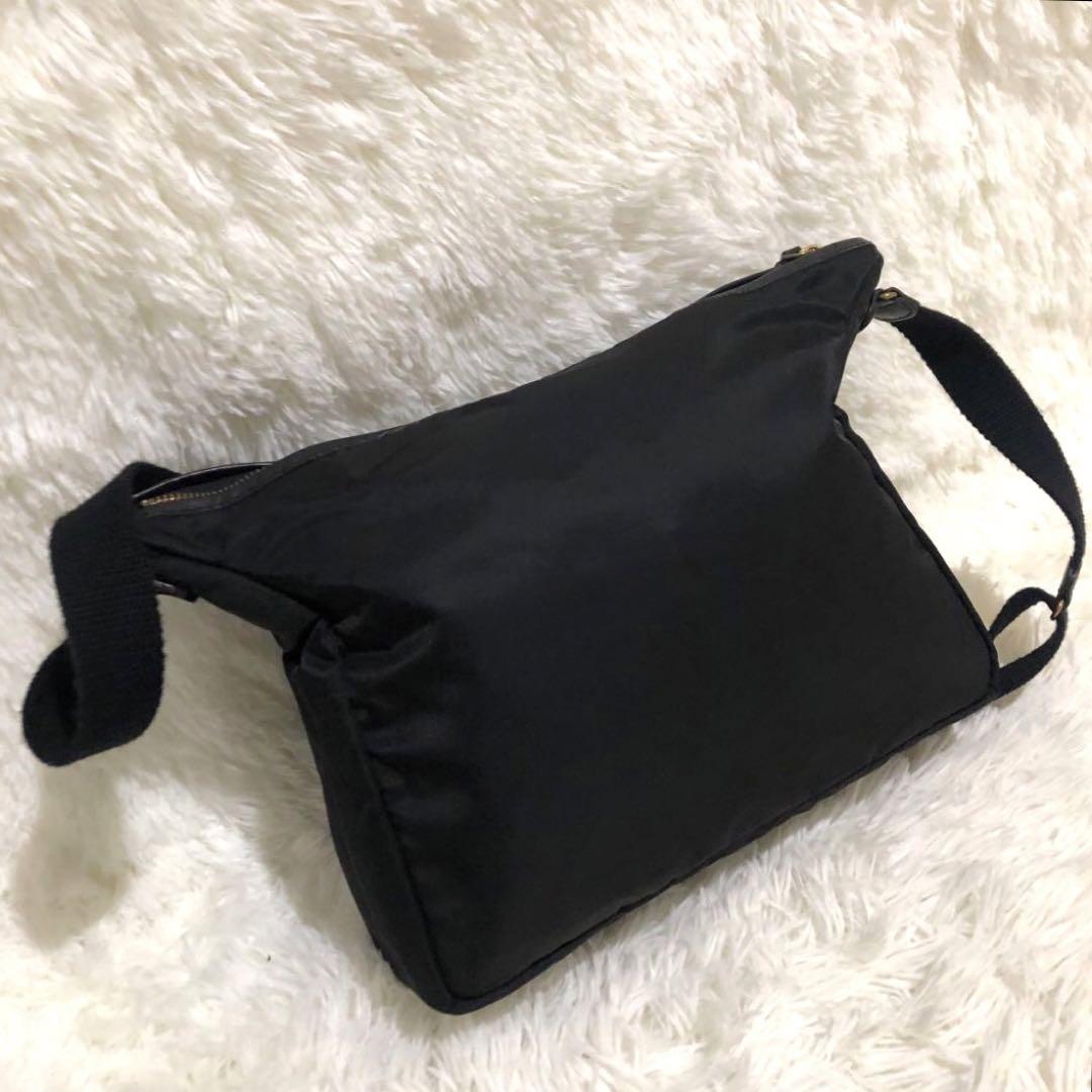 ショルダーバッグ