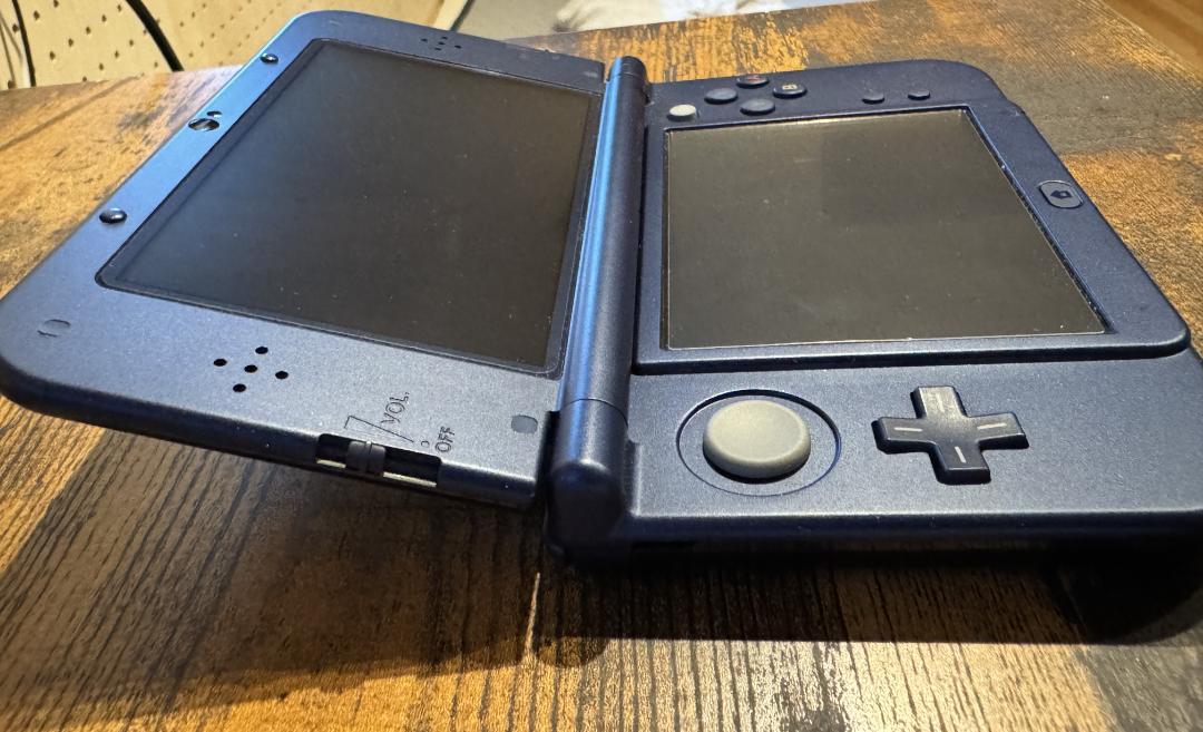 Nintendo New3DS LL メタリックブルー 画像4
