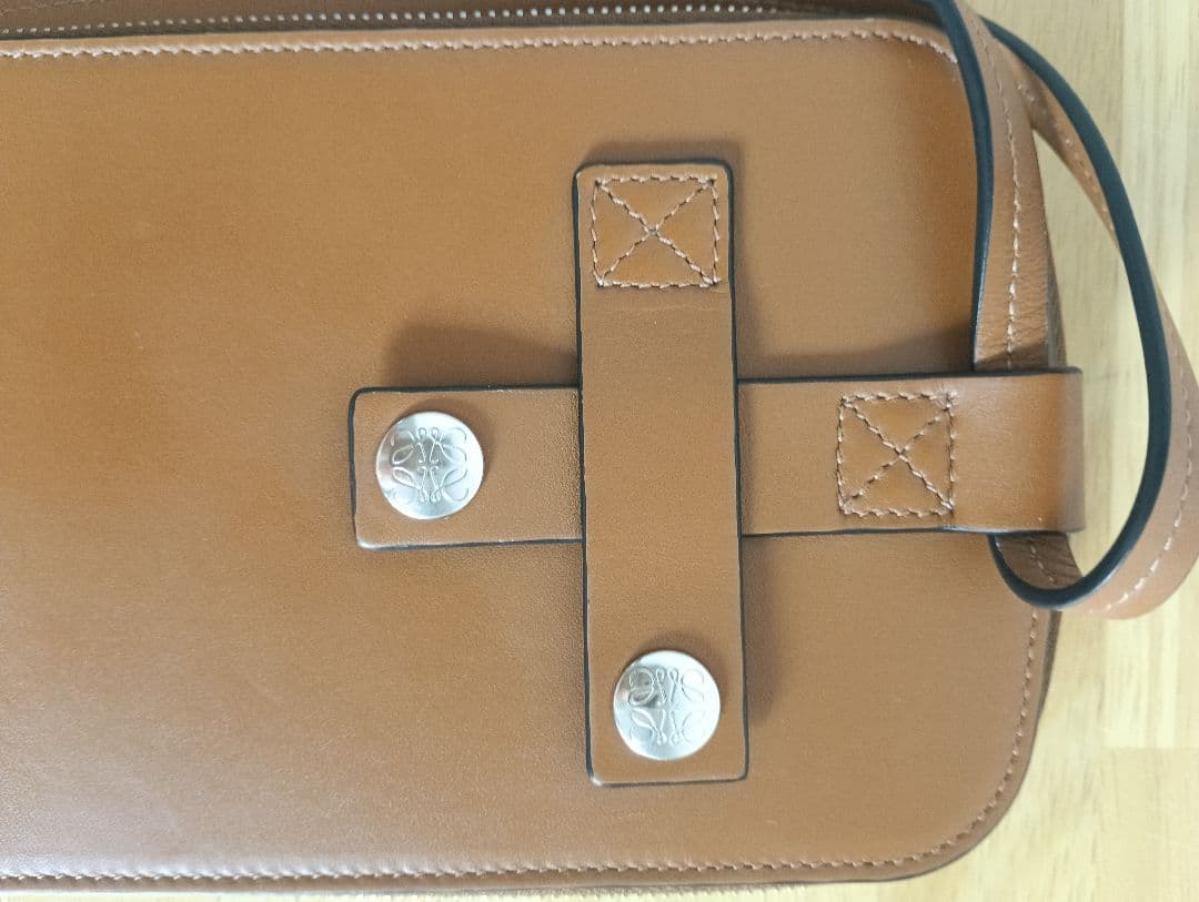 LOEWE ロエベ マルチファンクショナルケース、ショルダーバッグ、アナグラム LOEWE ロエベ マルチファンクショナルケース、ショルダーバッグ、アナグラム