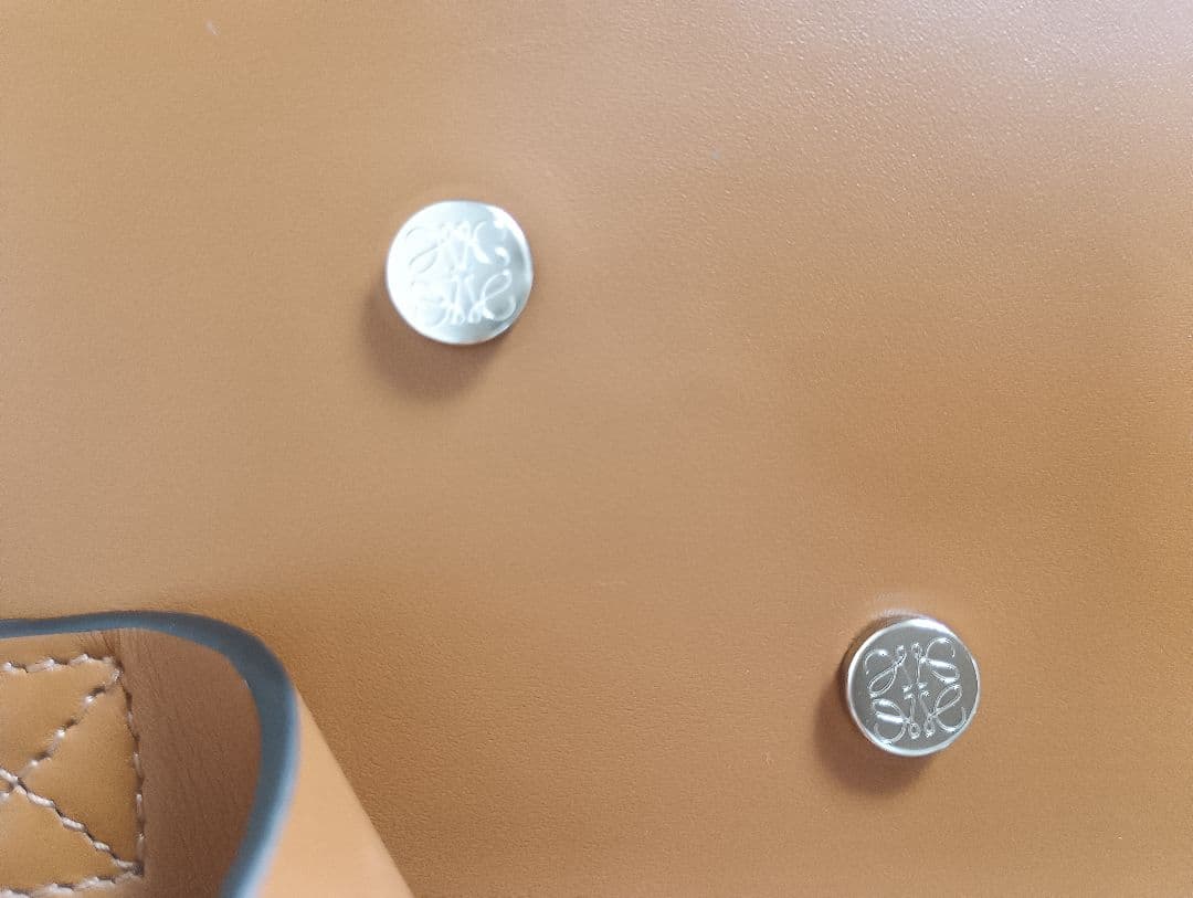 LOEWE ロエベ マルチファンクショナルケース、ショルダーバッグ、アナグラム LOEWE ロエベ マルチファンクショナルケース、ショルダーバッグ、アナグラム