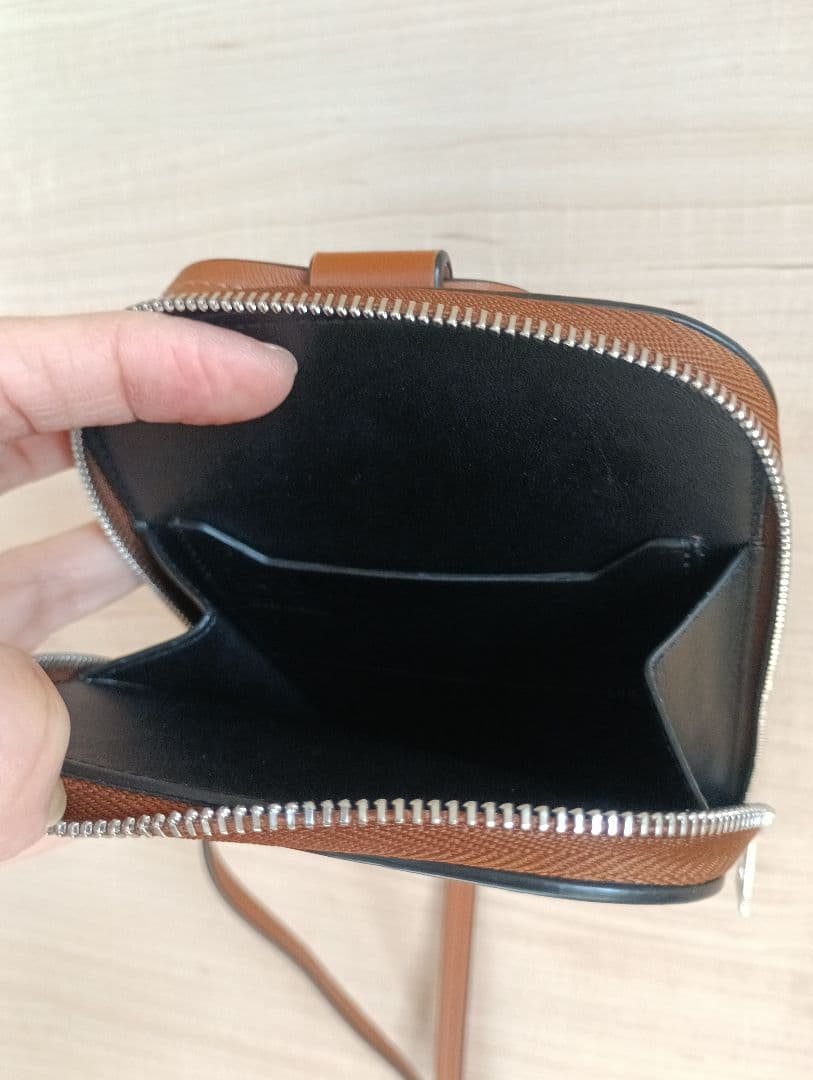 LOEWE ロエベ マルチファンクショナルケース、ショルダーバッグ、アナグラム LOEWE ロエベ マルチファンクショナルケース、ショルダーバッグ、アナグラム