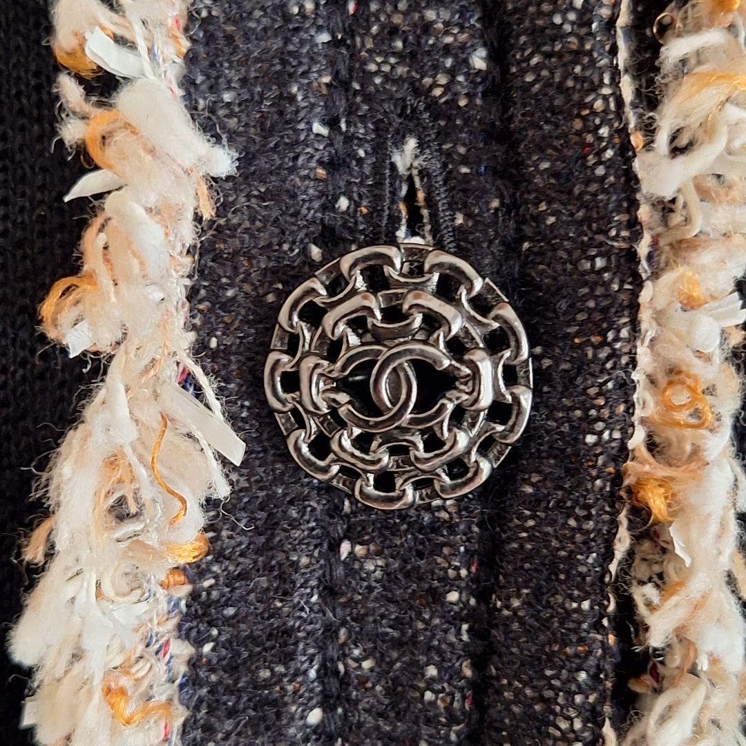 CHANEL　カーディガン トップス　長袖　黒色　春夏用　ココマーク　ボタン