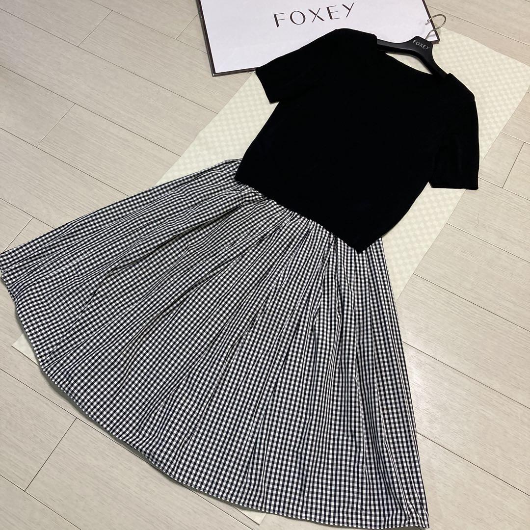 美品♡¥47,300 FOXEY サマーニット\"Sunny Day\"(４２・黒)