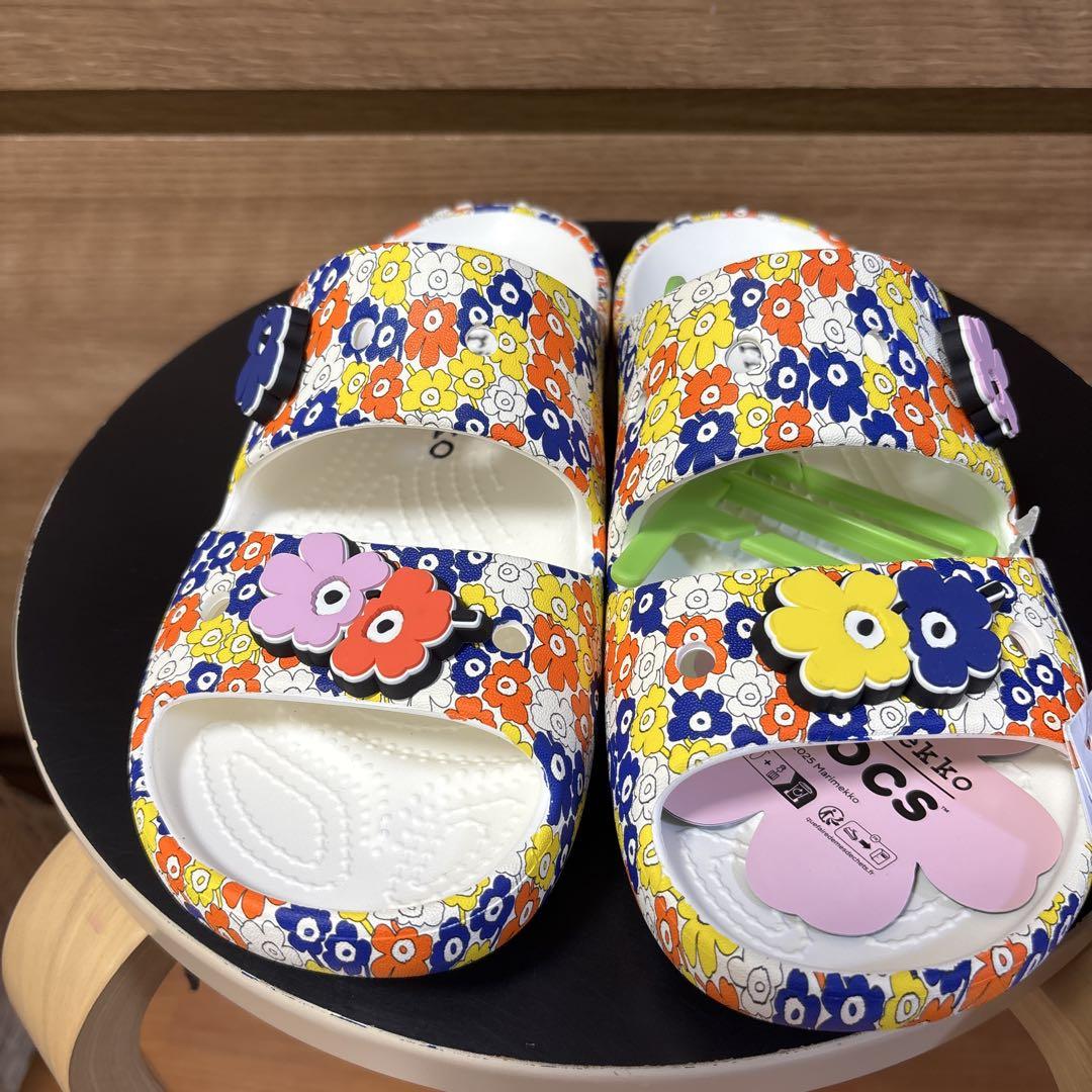 x Crocs