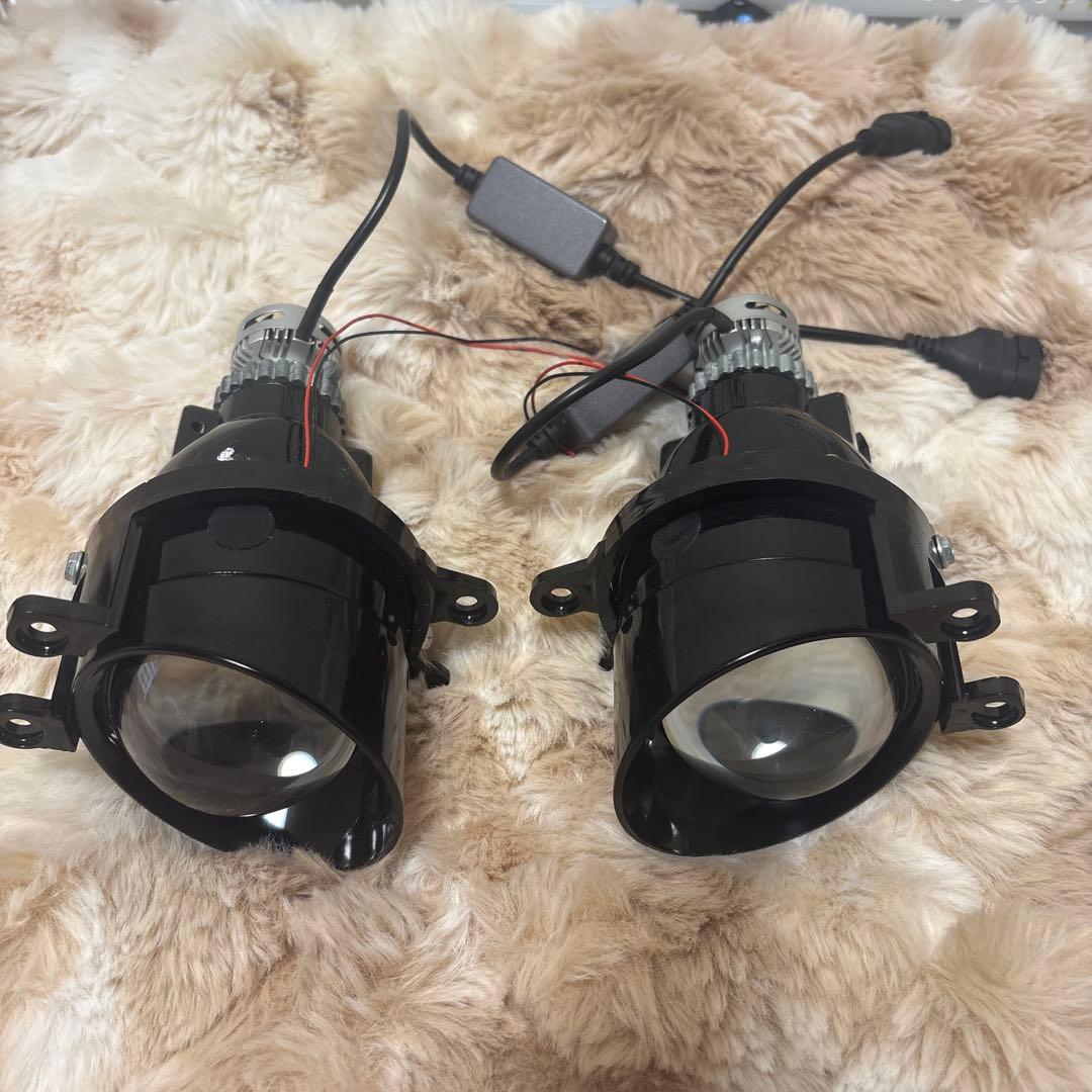 トヨタ車用プロジェクターフォグランプ 2個セット　LEDイエローバルブ付き