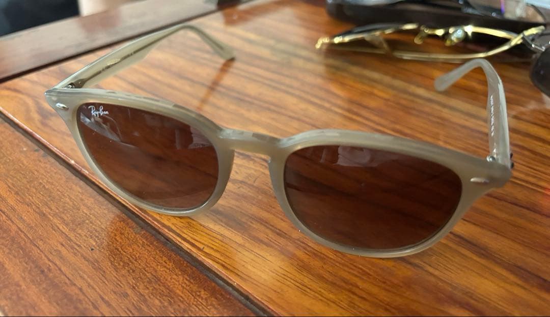 Ray-Ban ウェイファーラー サングラス グレー Ray-Ban ウェイファーラー サングラス グレー