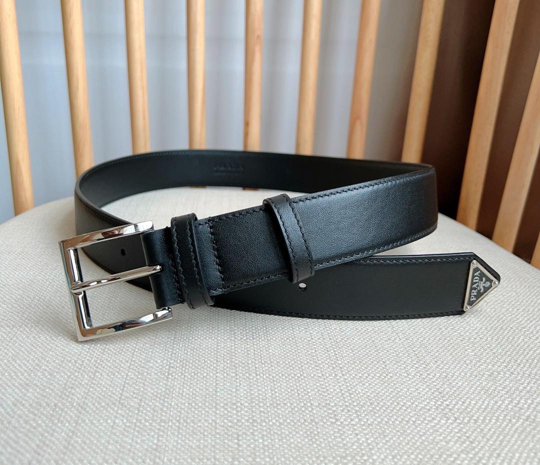 PRADA ブラックレザーベルト