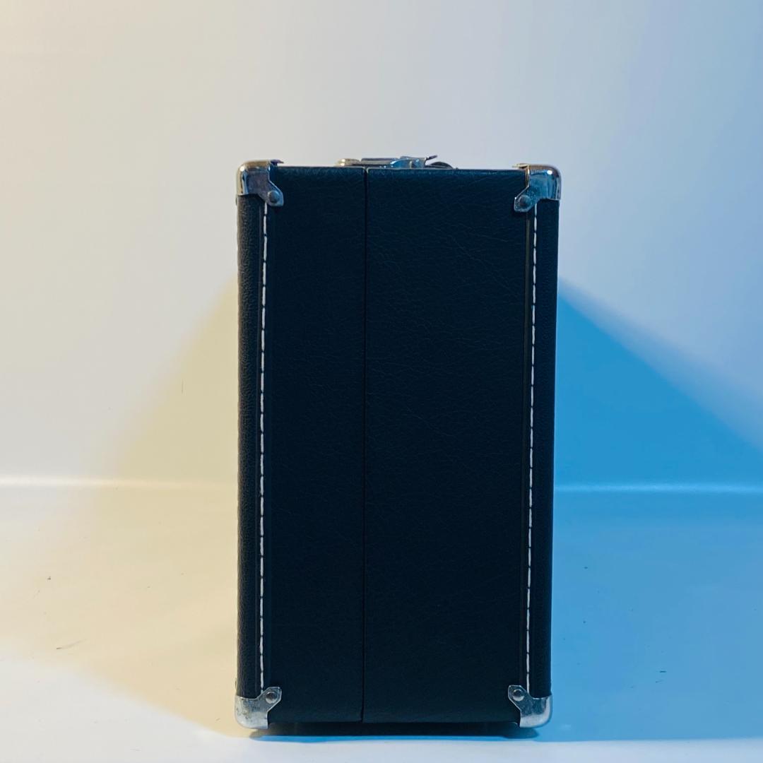 アルトサックス ハードケース 幅約64cm 奥行約16cm 高さ約29cm