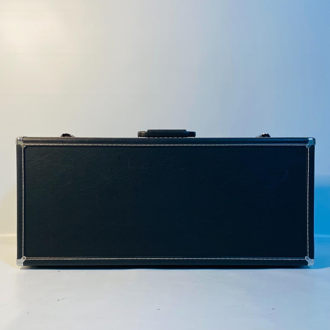 アルトサックス ハードケース 幅約64cm 奥行約16cm 高さ約29cm