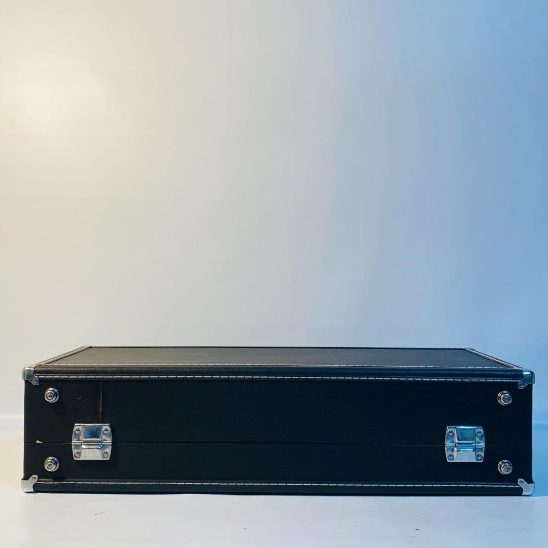 アルトサックス ハードケース 幅約64cm 奥行約16cm 高さ約29cm