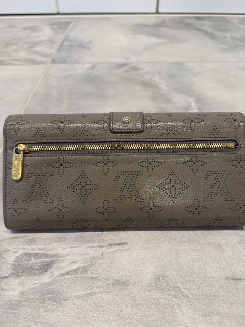 Louis Vuitton マヒナアメリア長財布クラッチ