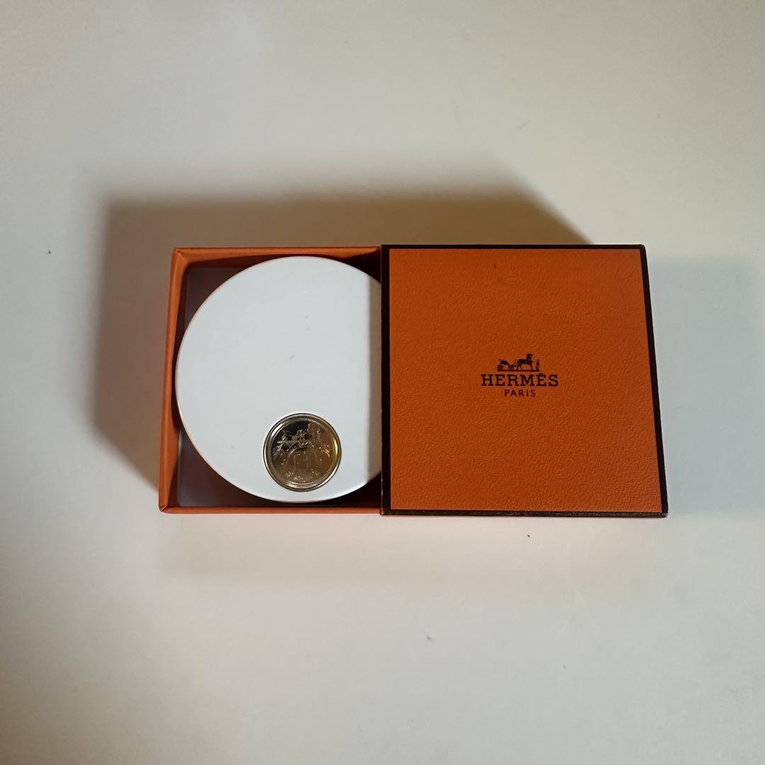 HERMES フェイスパウダー 01