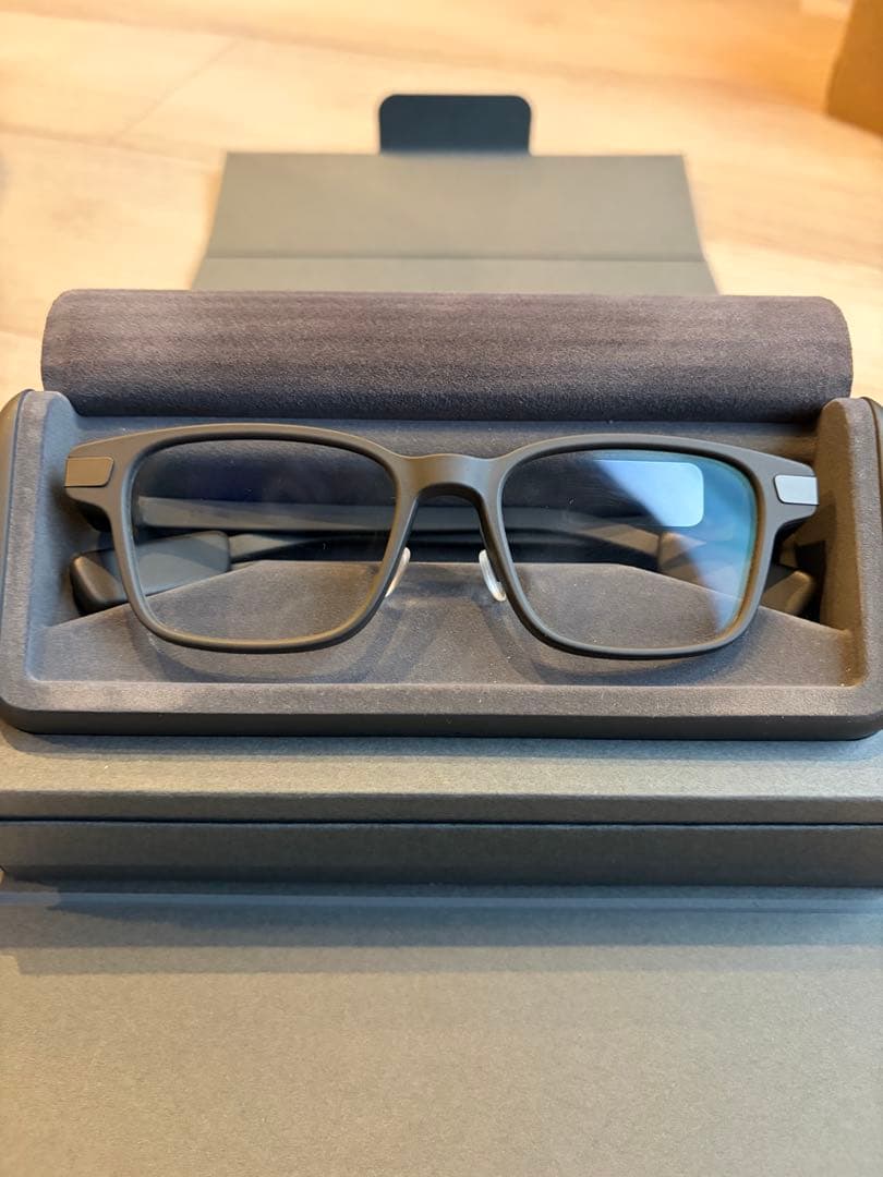 【美品】 Even Realities G1 グレー 専用ケース 付属品付き 【美品】 Even Realities G1 グレー 専用ケース 付属品付き