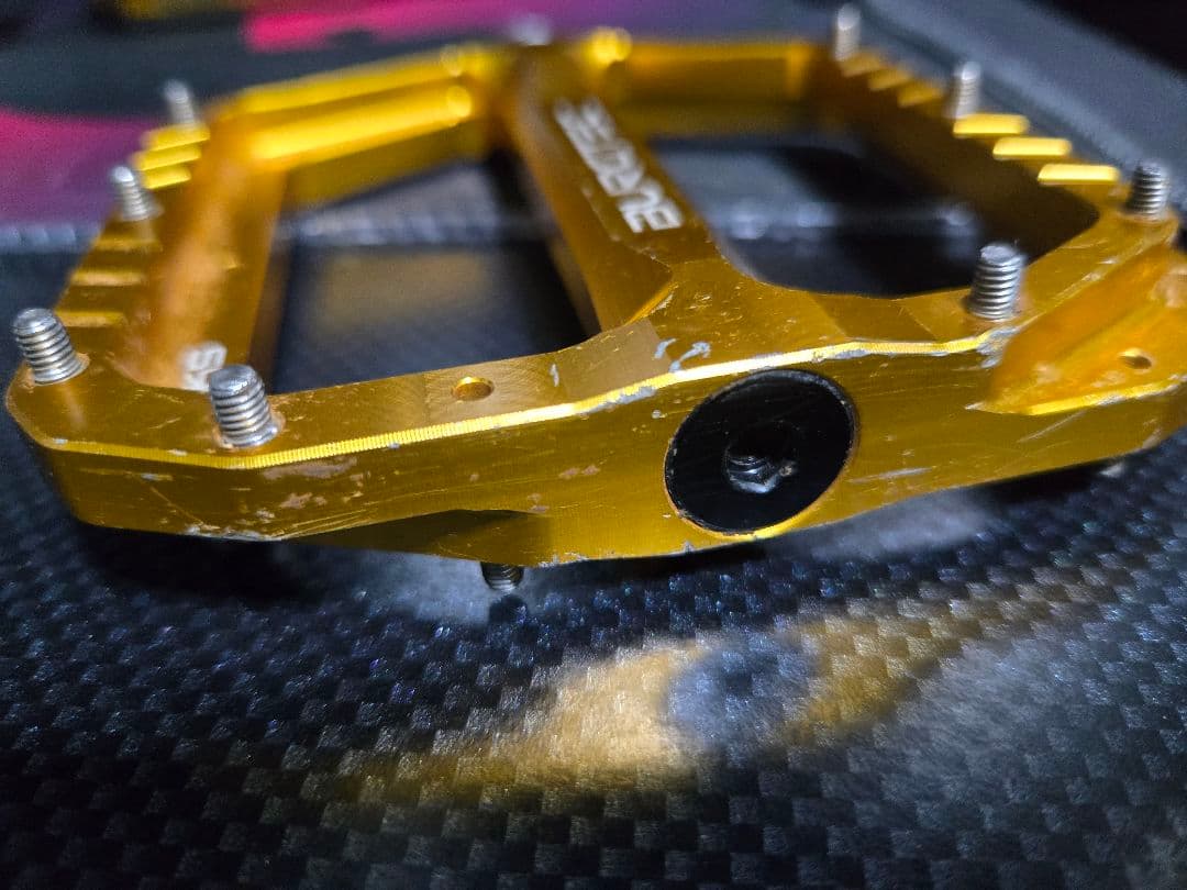 BURGTEC MK5 フラットペダル ゴールドやや傷や汚れあり BRIGHTFACE_UK