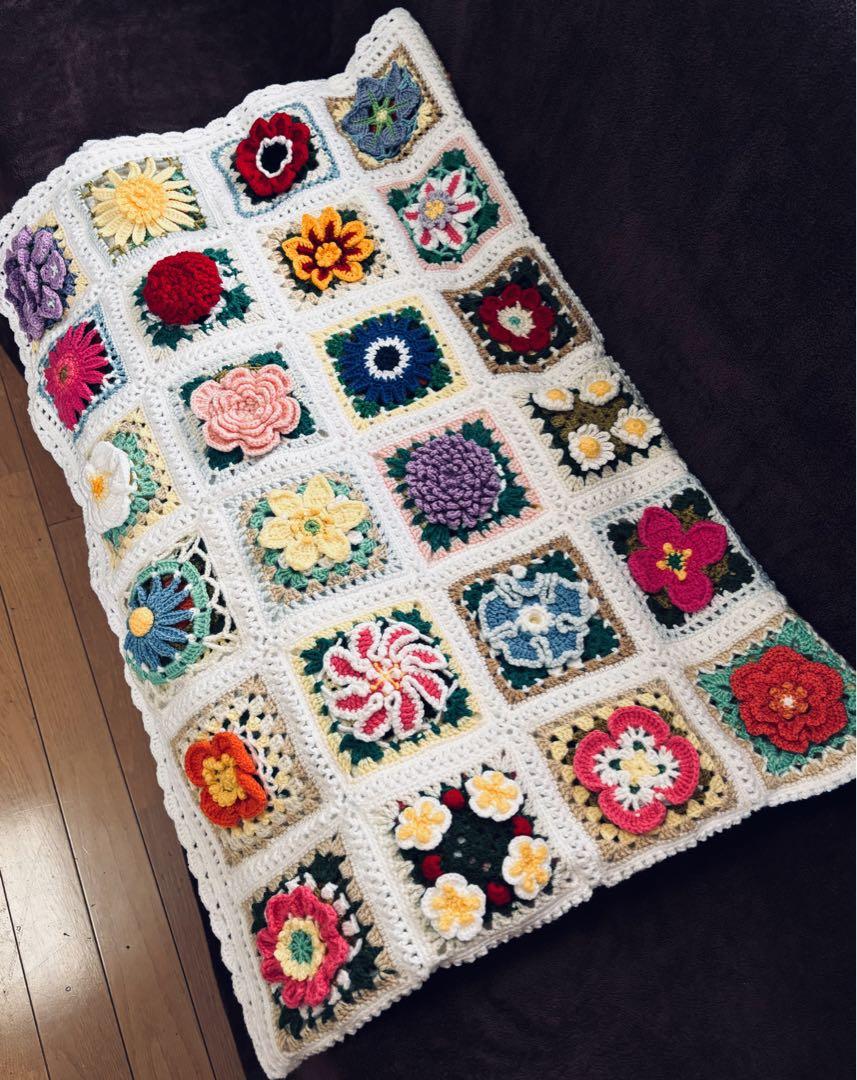 ハンドメイド　立体　花モチーフ　マルチカバー　かぎ針編み