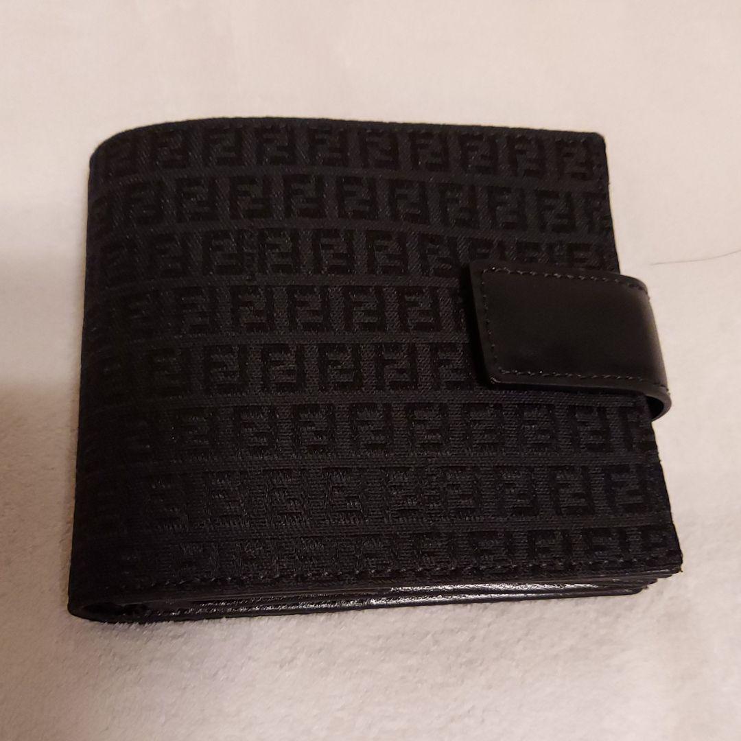 FENDI二つ折り財布 未使用