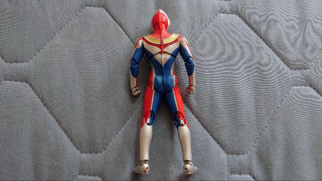真骨彫　ウルトラマンダイナ