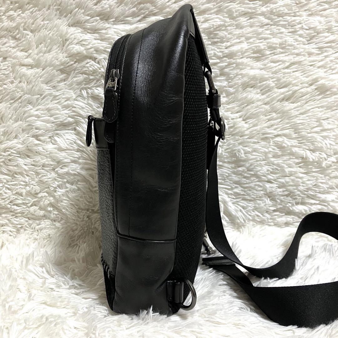 美品✨コーチ　ボディバッグ　スリングバッグ　ベースボール　ステッチ　ブラック 美品✨コーチ ボディバッグ スリングバッグ ベースボール