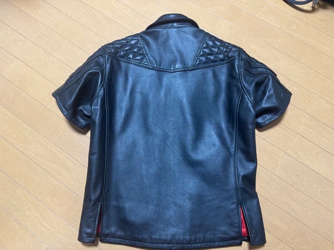 KADOYA カドヤ エボ　パテッド　半袖レザージャケット　サイズL 美品 KADOYA カドヤ エボ パテッド 半袖レザージャケット サイズL 美