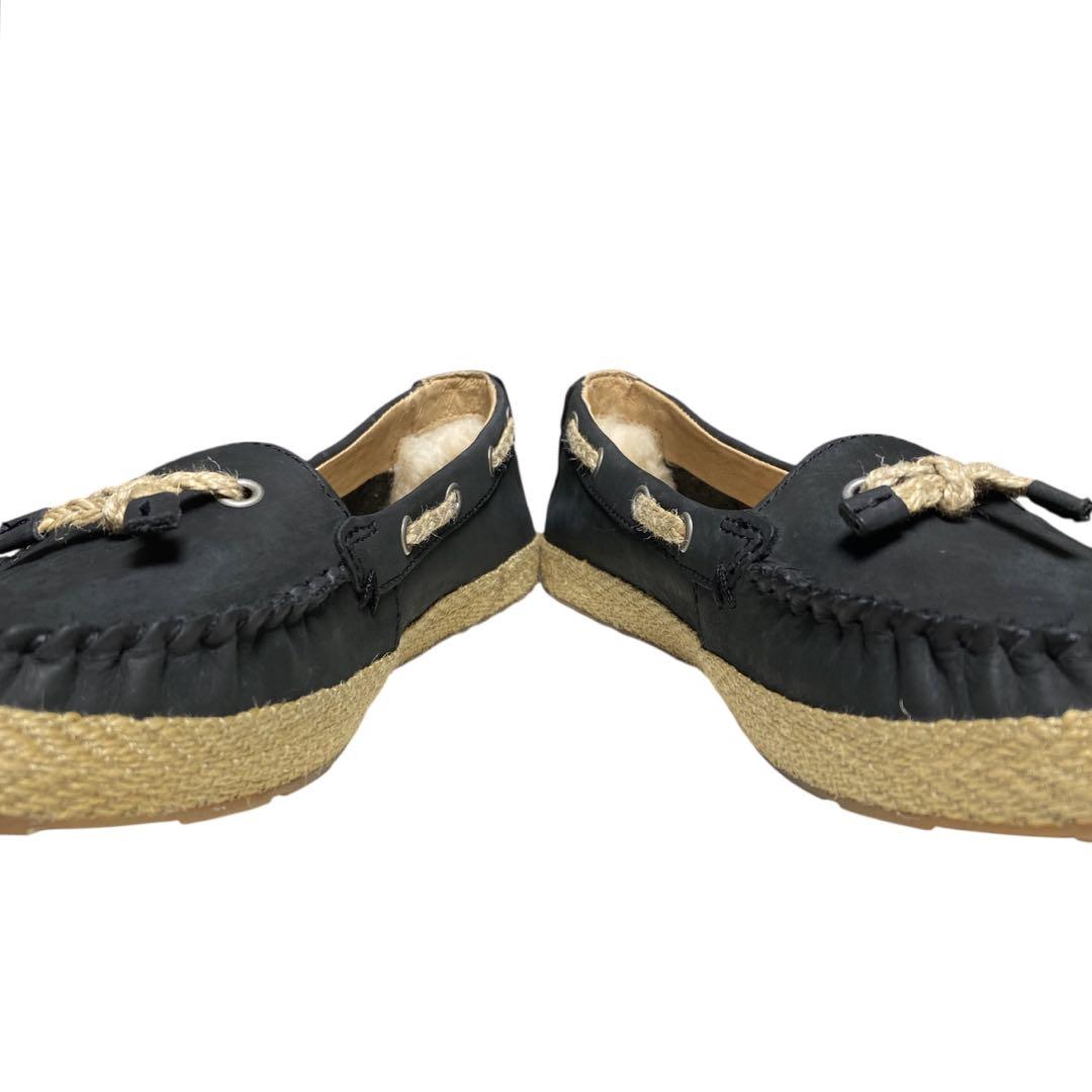 UGG ブラック モカシン シューズ y073115 アグ モカシン デッキシューズ ブラック 27 - メルカリ